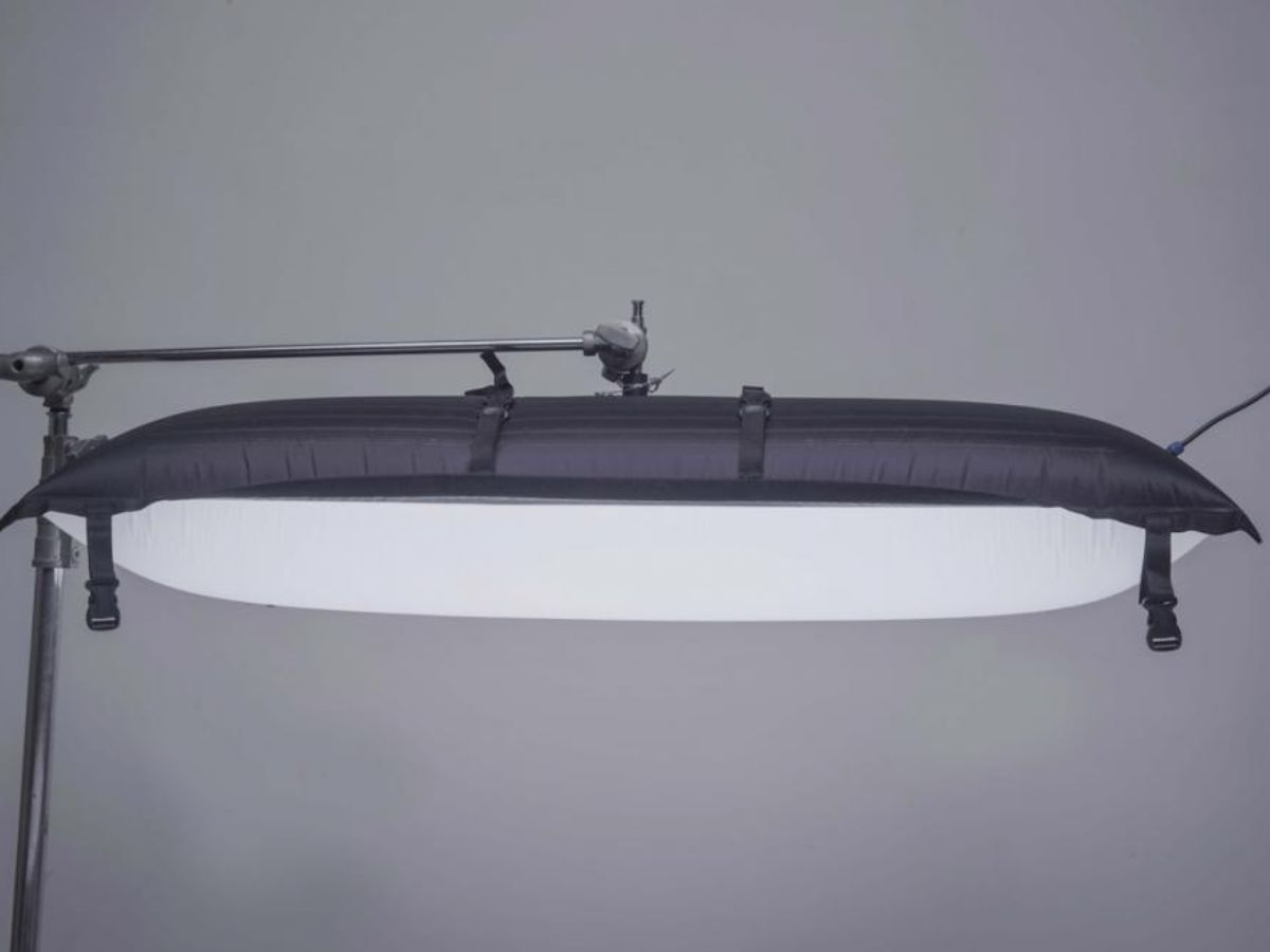 4ft Bi-Color Airpillow Balloon Light Bi24TD for Film & Video Production - Image 3