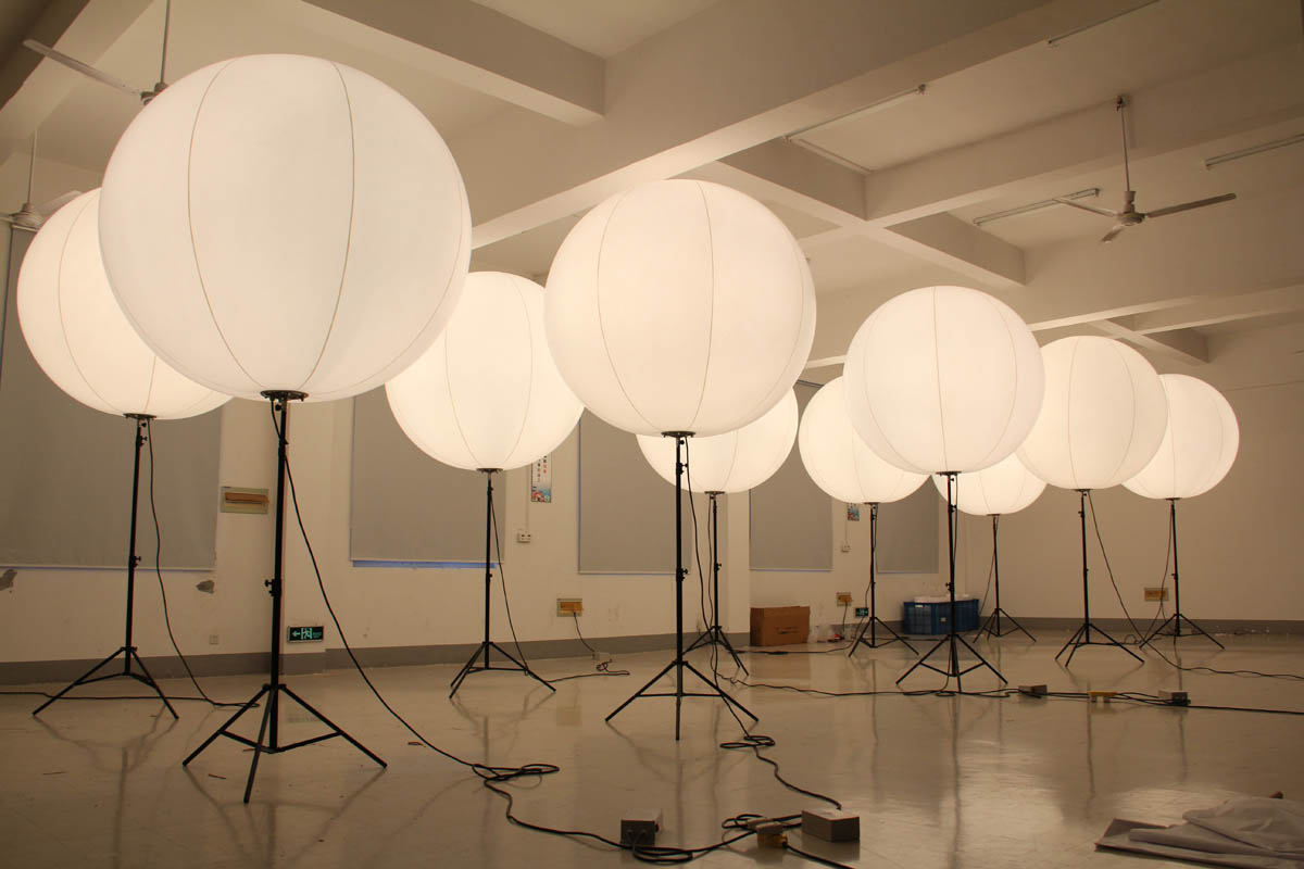 1.5m Halogen Inflatable Balloon Light with Tripod for Event & Brand - Image 4
